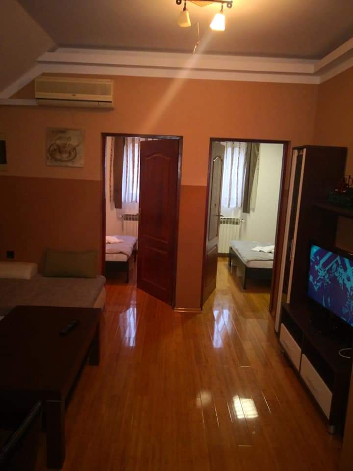 Sobe i studio apartmani Lipa 1