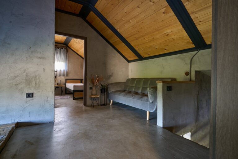 sHI LU 3 768x512