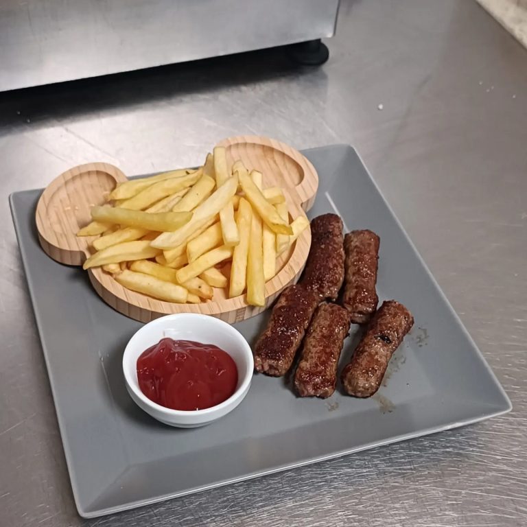 397455444 850784263411356 7814699130732688541 n 768x768