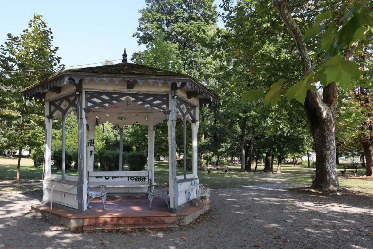 Engleski park 768x512