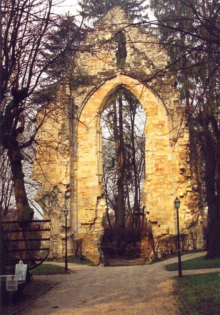 Grcki portal 768x1098