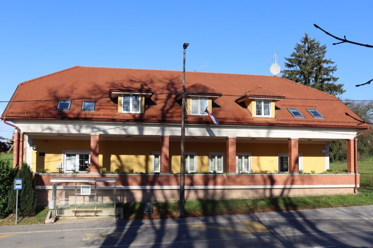 Knjiznica i citaonica 768x512