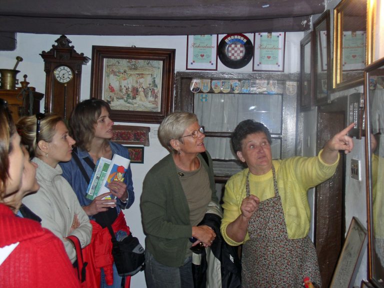 P1010071 min 768x575