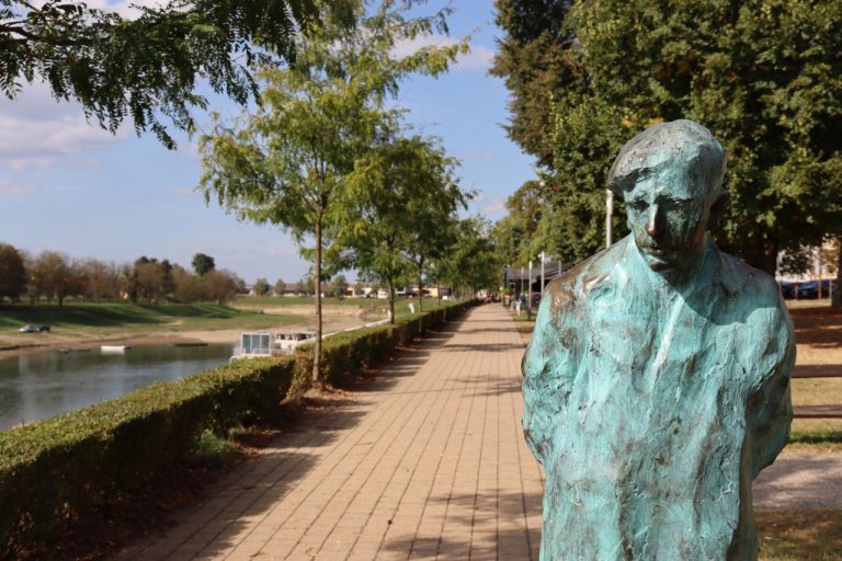 Setnica Slave Strigla 768x512