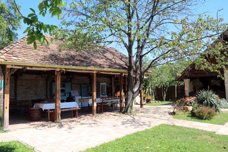 Unina mala kuca za odmor 2 768x512