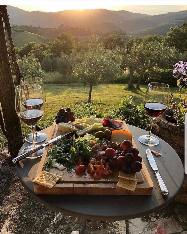 307213905 130766376365323 6644514005975615568 n 768x961