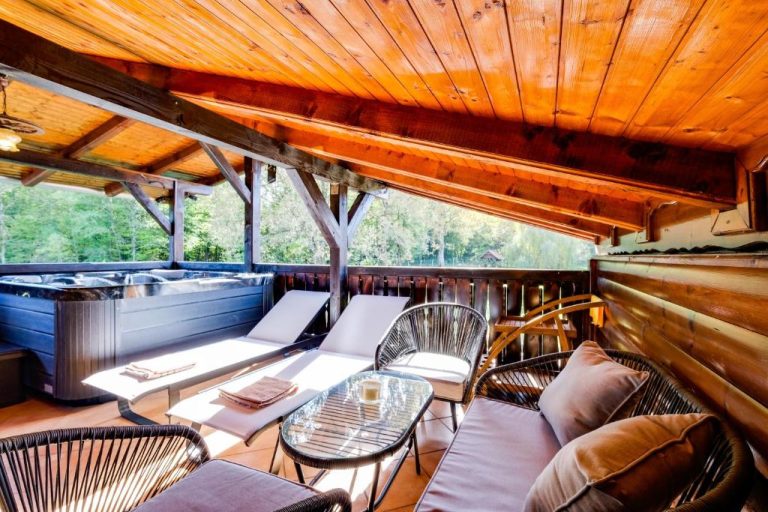 501762656 002 768x512