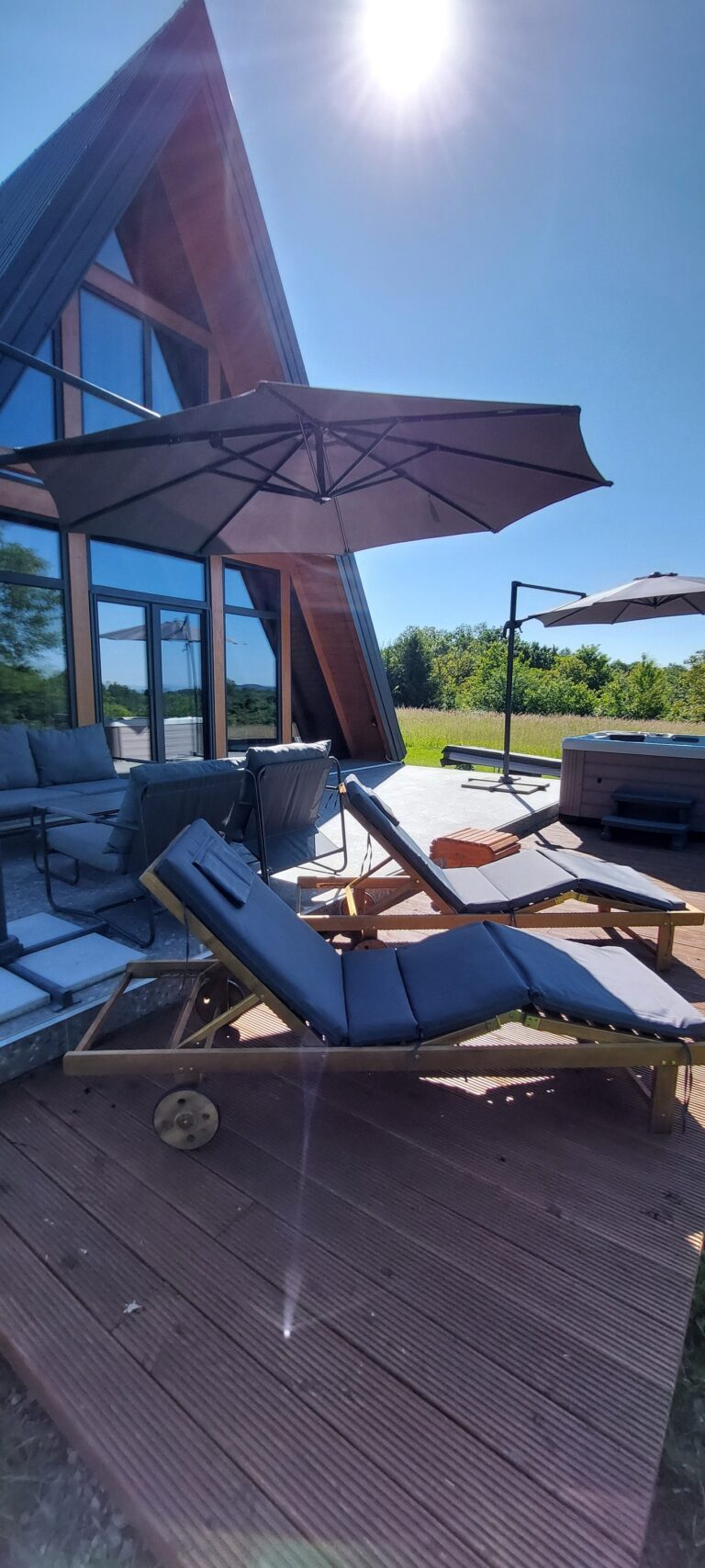 500230029 122161906346544721 4906959464580456548 n 768x1707